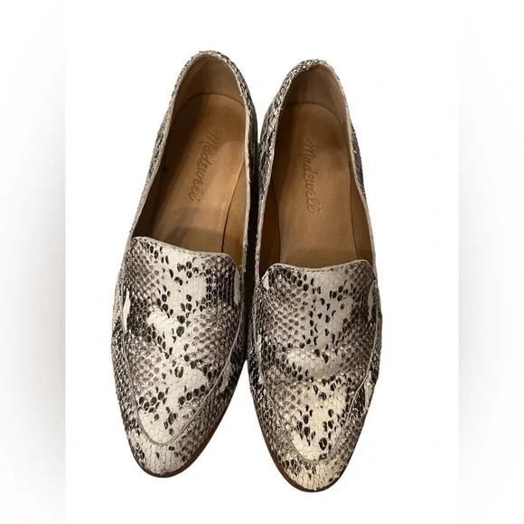 EUC Madewell Size 6 The Frances Loafer in Stamped Snake