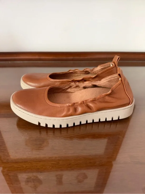 Vionic Uptown Ballet Flats Women’s 6.5 Tan Leather Comfort Shoes
