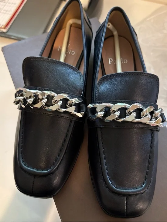 Linea Paolo Black Leather Loafers with Silver Chain size 8 NIB