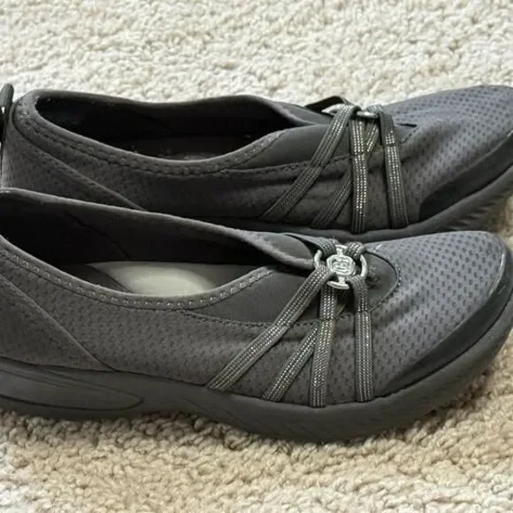 Bzees Women's Slip-On Shoes size 8