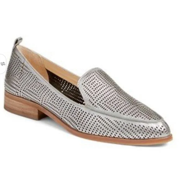 Vince Camuto Kade Metallic Silver Loafer Size 8M