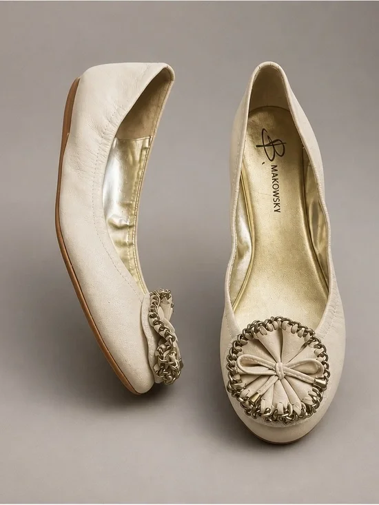 B Makowsky Cream Leather Ballet Flats with Decorative Rosette