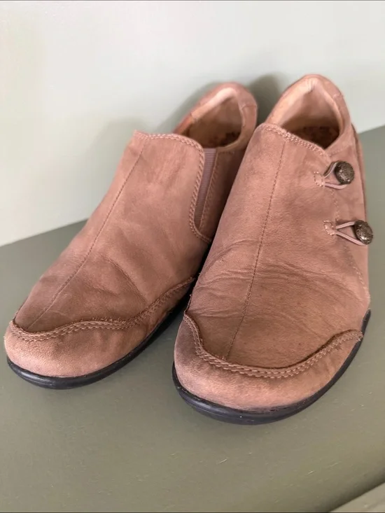 Taos Women's Beige Shoes - Size 8