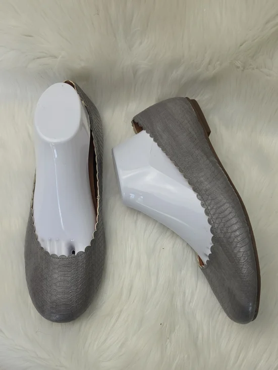 VIONIC Julieta‎ Gray Silver Snakeskin Embossed Scalloped Comfort Ballet Flats 10