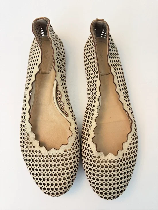 Chloe Lauren Leather Laser Cut Scalloped Flats, Size 38.5 (fit like 8.5)