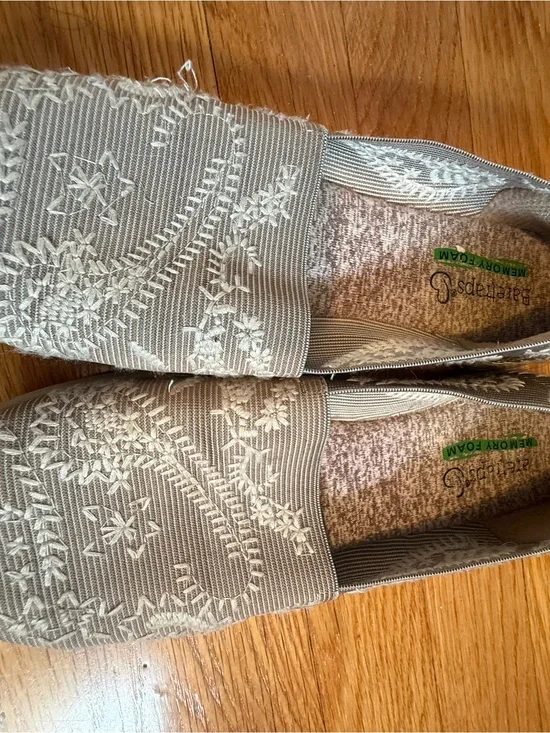 Embroidered Slip-On Flats in Light Beige - Memory Foam Comfort