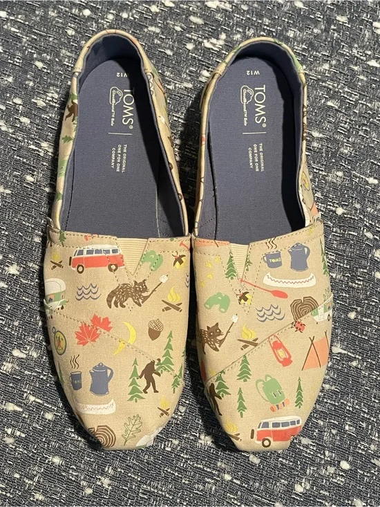 TOMS Beige Happy Camper Print  Slip-Ons