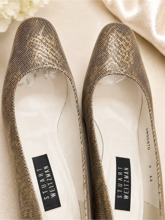 Stuart Weitzman Gold Snakeskin Square Toe Block Heel Pumps Women’s Size 9 AA