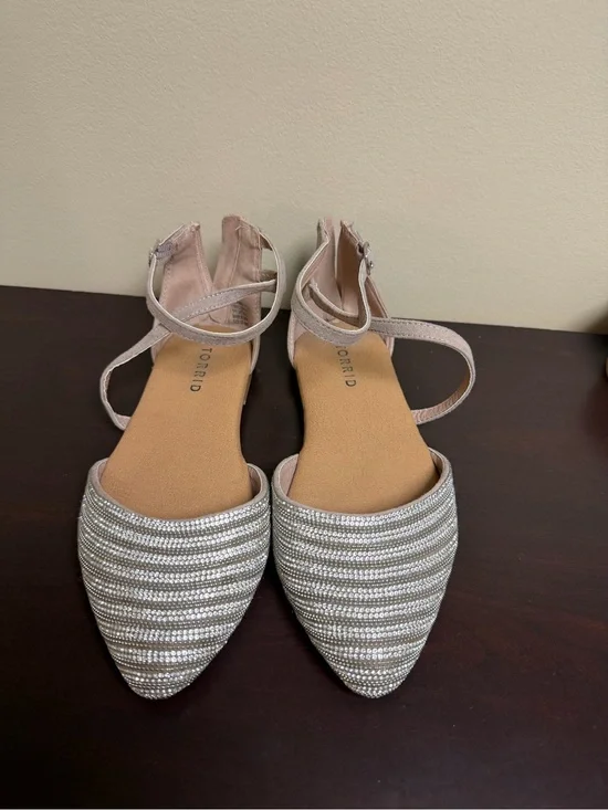 Torrid Women's Silver Strappy Pointed-Toe Flats