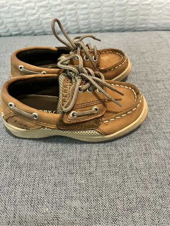 Sperry Kids Brown Leather Boat Shoes with Contrast Stitching