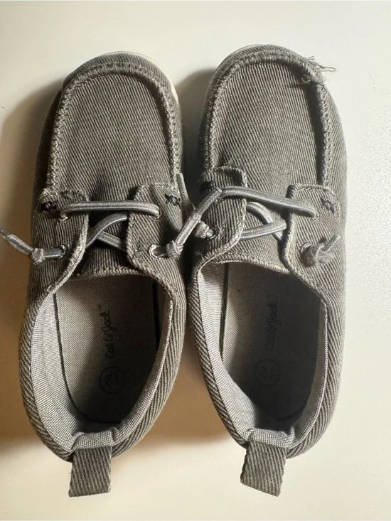 Cat & Jack Kids Gray Canvas Moccasin Shoes sz 12