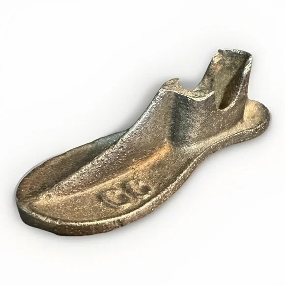 Antique‎ Cast Iron CC Cobbler Shoe Form Mold Size Child 4