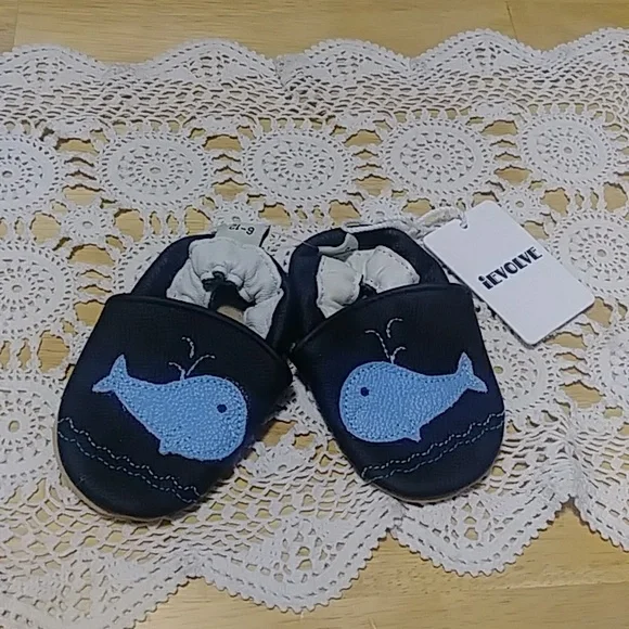 iEvolve Blue Whale Leather Soft Shoes 6-12 month size