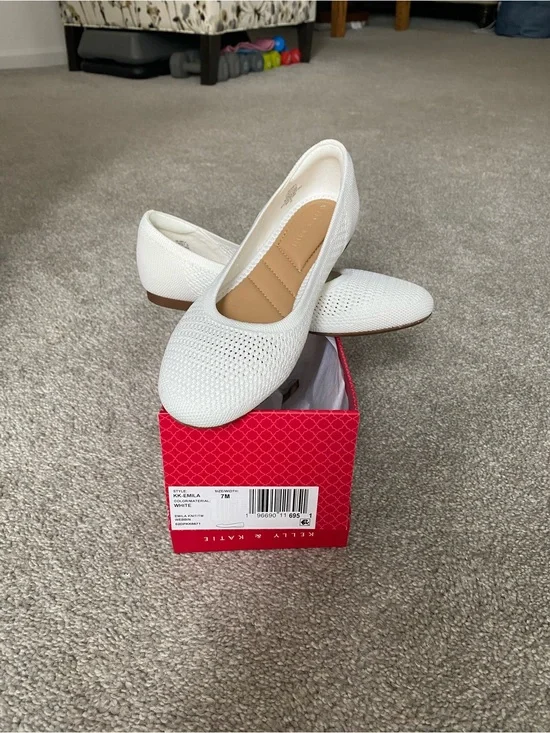 Kelly & Katie White Knit Ballet Flats