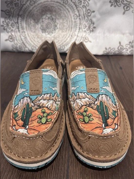Ariat Cruiser Convertible Loafers -Desert Cacti and Embossed Leather - Like New!