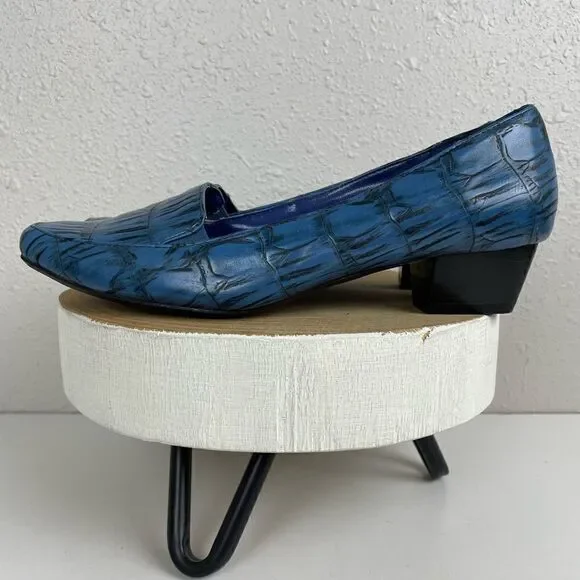 Andiamo Blue Faux Leather Reptile Print Flats Size 6.5