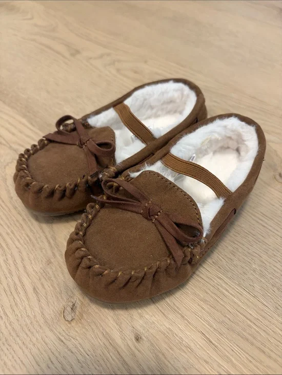 Cat & Jack Toddler Brown Faux-Suede Moccasin Slippers with Fur Lining
