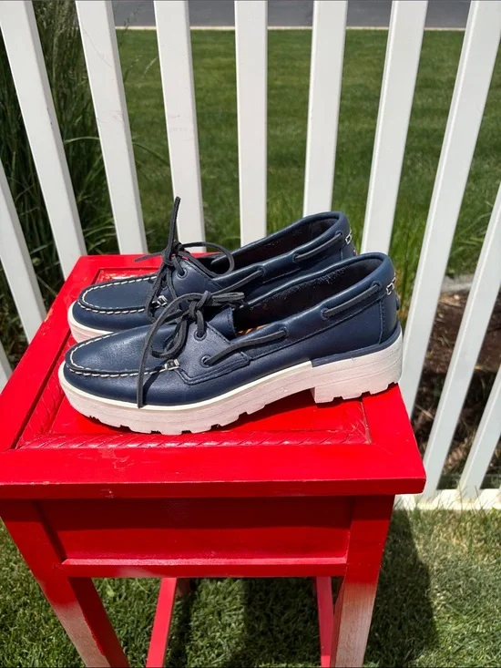 Sperry Navy Leather Boat Moccasins, Size 8, Never Worn