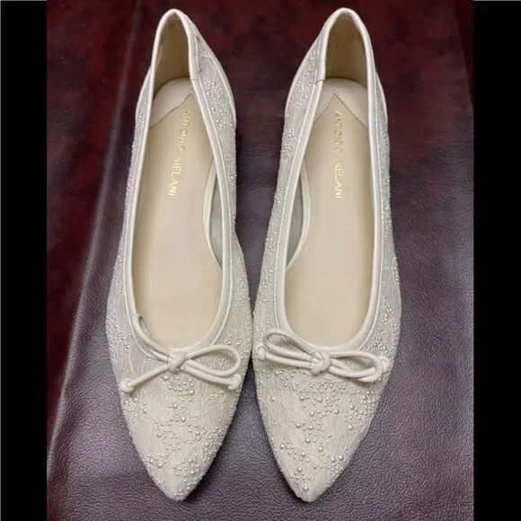 Antonio Melani new off white beige‎ lace embellished flats, size 6 1/2