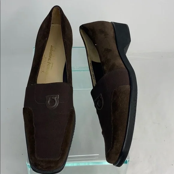 Salvatore Ferragamo Sz 10AAA Brown Suede Loafers