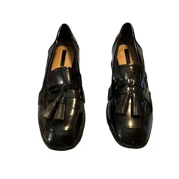 Tahari black Patton loafers with tassel size 7.5.