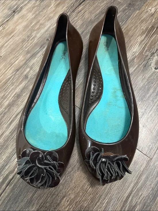 Oka b | Brown Flower Round Toe Ballet Flats size 7