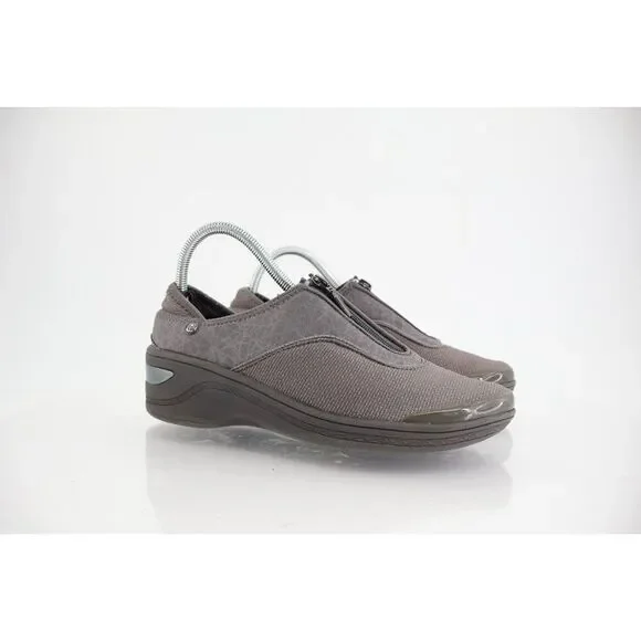 Bzees Women's Niche Slip On Sz 8.5 Sport Flat Shoe Sneaker Gray Fabric Stretch
