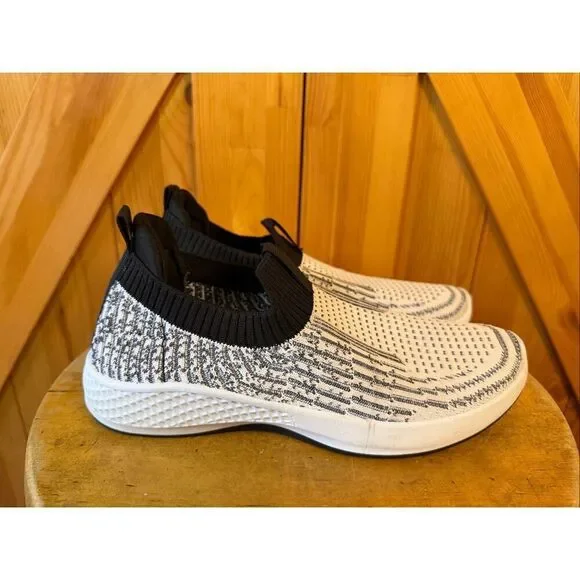 Tommy Bahama Flint Knit Jogger Memory Foam Slip Sneaker Size 7.5 White Gray Blk