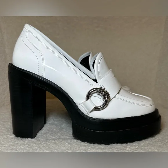 Gianni Bini Maxxwelle white loafers stacked heel chunky‎ fall thick platform 5.5