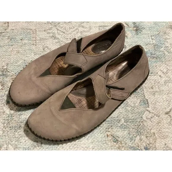 Born Shoes Womens 10/42 M Grey Leather Slip On Adjustable Strap Comfort