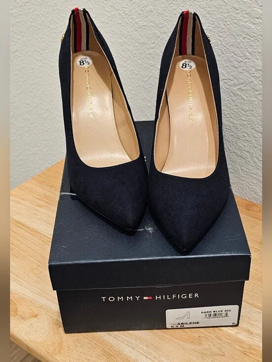 Tommy Hilfiger Abilene Pointed Toe Block Heel Pumps Navy - NIB Size 8.5