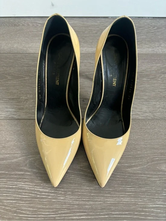 Saint Laurent Beige Patent Leather Pointed Pumps