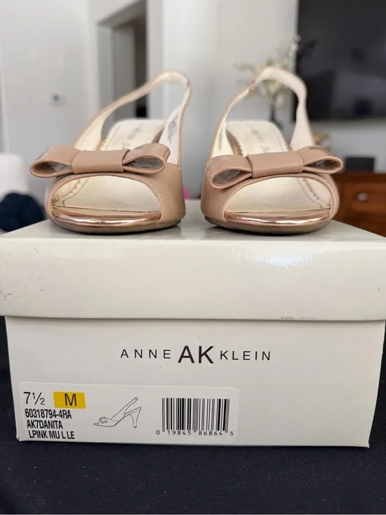 Anne Klein “Danita” Light Pink Leather Peep-Toe Slingback Heels 💕✨