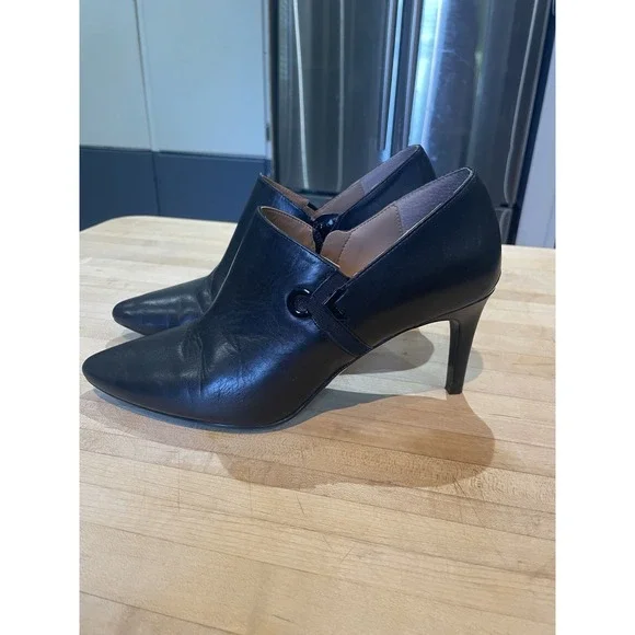 Calvin Klein Black Heeled Pointed Toe Logo Shoes Sz 10 Capsule Side Zine Classic