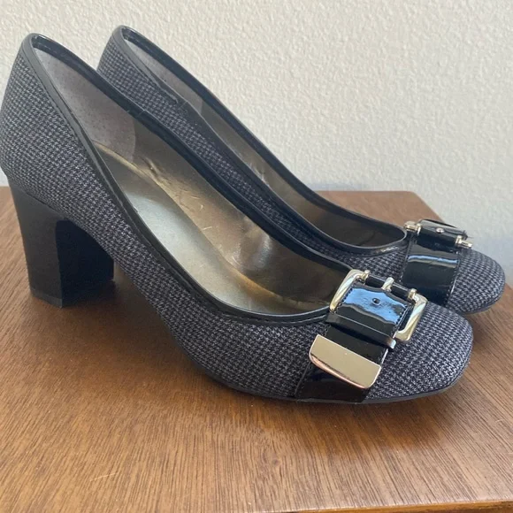 Bandolino Black & Gray Houndstooth Fabric Wide Heels, Patent Buckle, Women’s 7M