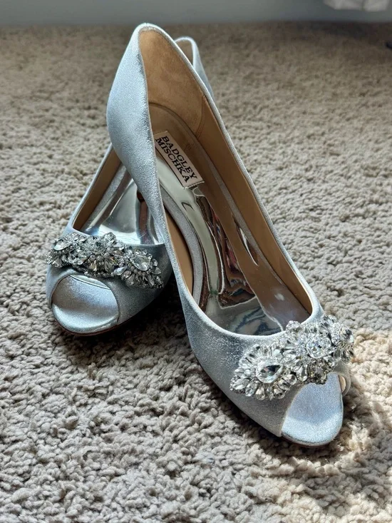 Badgley Mischka Edith Kitten Heel Silver Crystal Embellished Peep-Toe 9 with Box