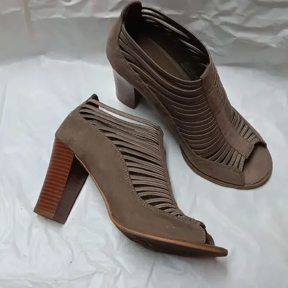 MIA 'Shelli' Elegant Beige Women's Heeled Sandals Size 7.5