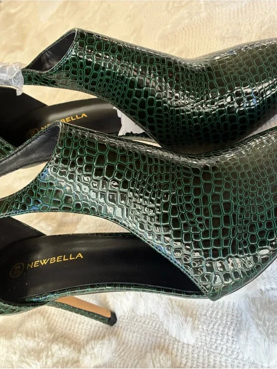 Green Croc-Embossed Women’s Slingback Heels