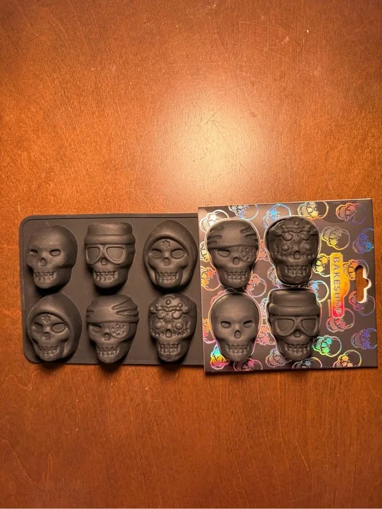Black Skull Chocolate Mold – 8-Cavity Halloween Silicone Mold