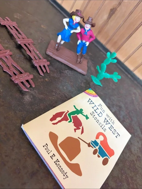 VTG 1995 Wilton Western Kine Dancing Cake Topper & Wild West Stencil Book Bundle