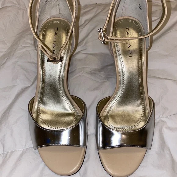 Women’s Tahari dressy , formal , pumps, heels size 5.5M