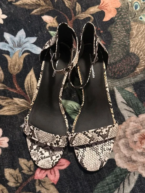 *NWOT* Amazon Essentials Snake-Print Ankle Strap Heels in Black and White