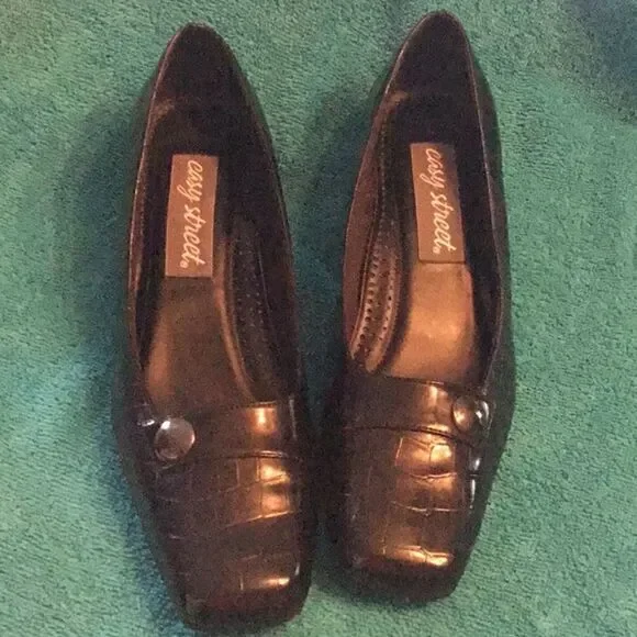 Career shoe by EASY STREET in size 11M with slight heel in black