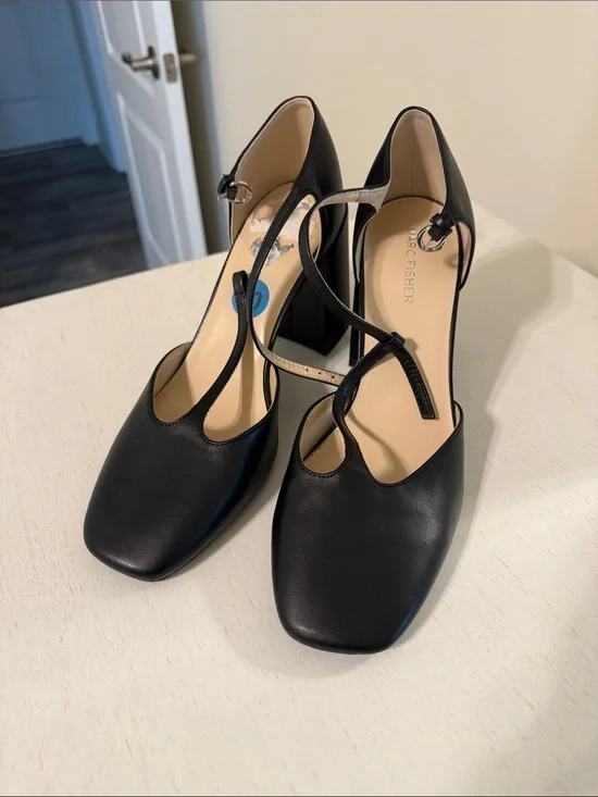 Marc Fisher Women’s Cyrene Black Cross-Strap Block Heel Pumps / Size 10 / NWOT