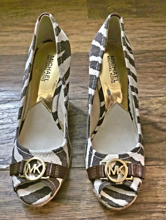 Michael Kors Women's Zebra Print Peep-Toe Pumps in Black and White Size 8