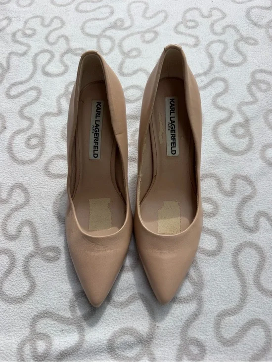 Karl Lagerfeld Beige Pointed-Toe Leather Pumps