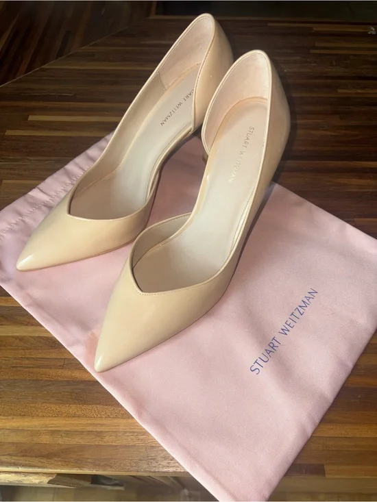 Stuart Weitzman | Beige Patent Leather Pointed-Toe Pumps