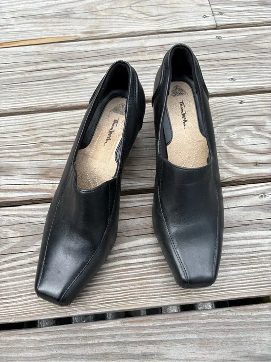 Thom McAn Women’s Black Leather Slip-On Square-Toe Loafers Size 9W