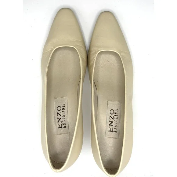 Vintage Enzo Angiolini Ivory Leather Square Toe Pumps Low Heel 90s Y2K Size 71/2