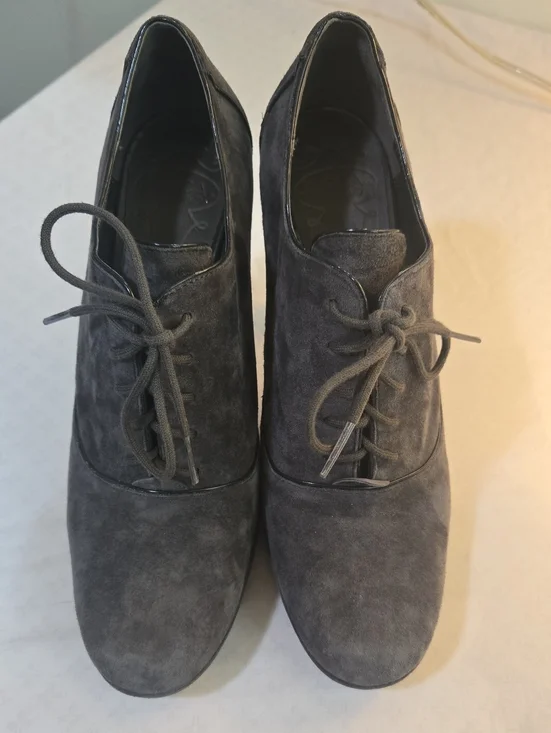 Circa Joan & David Women's Oxford Gray Suede Lace-Up Heels